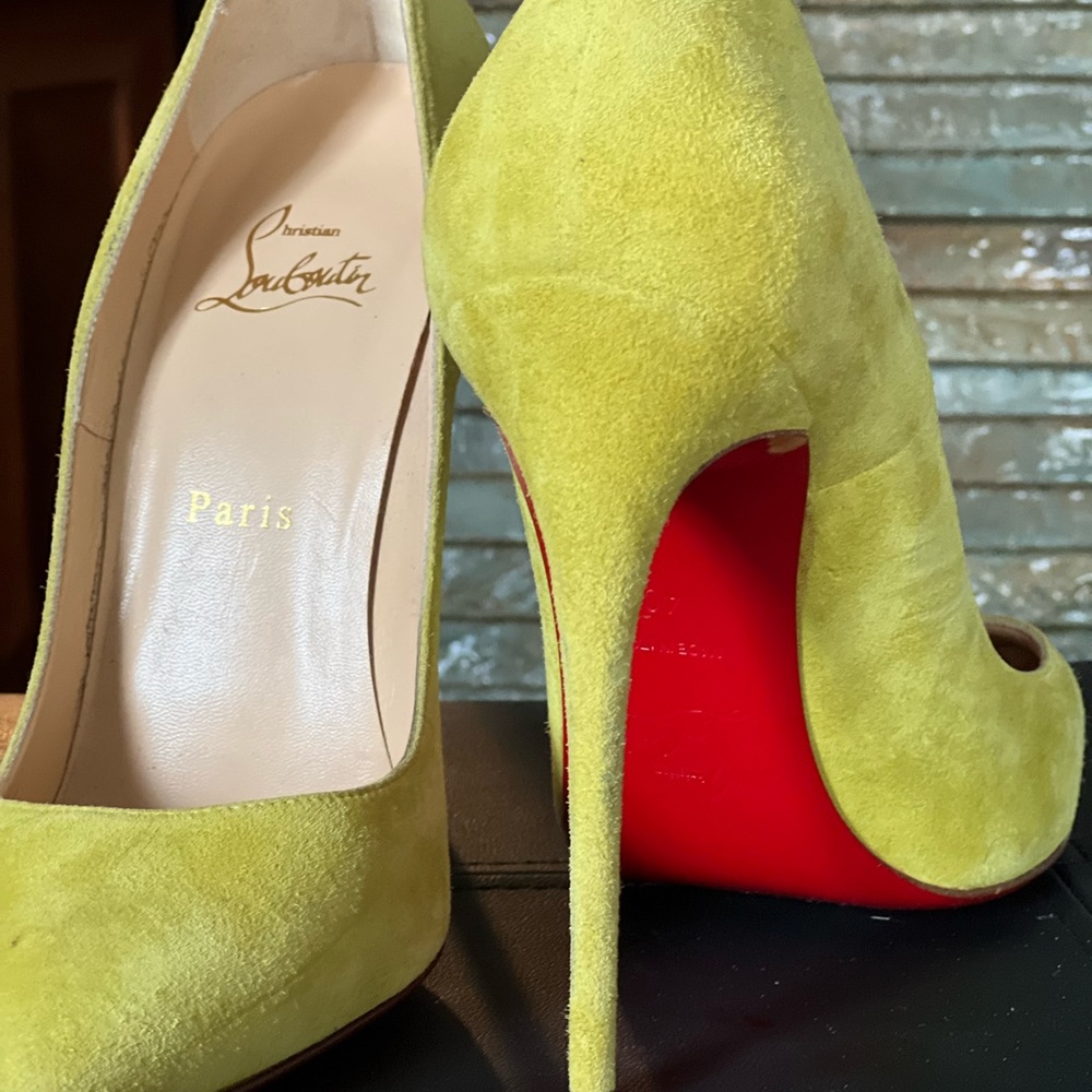 Christian louboutin suede so Kate